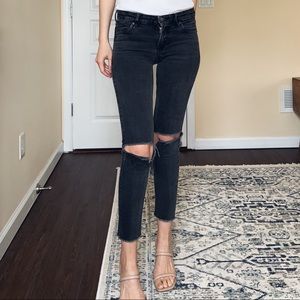 SKINNY JEAN.